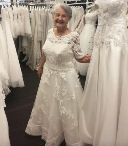 Her Daughter Told Her To Stop Playing And Take Off The Wedding Dress